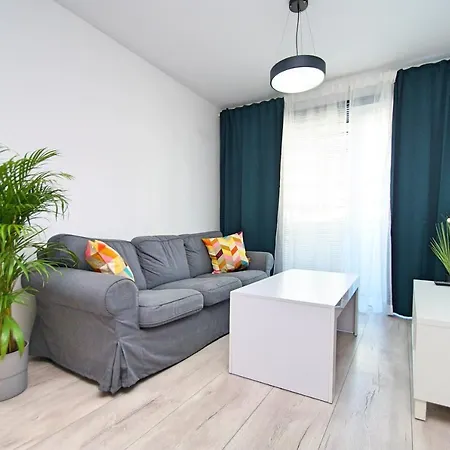 Katowice, 3 Stawy, Pulaskiego 42, Free Parking *